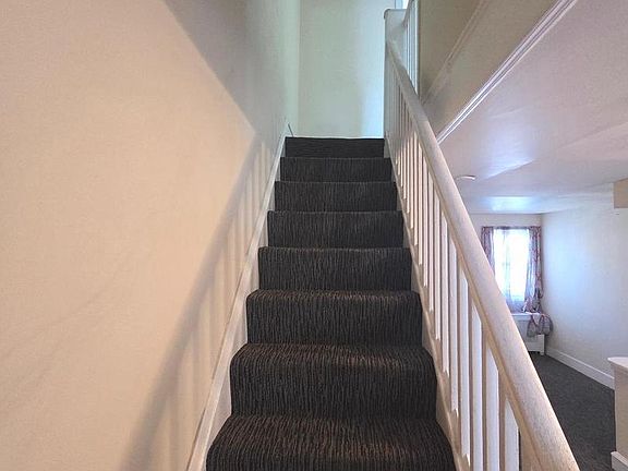 3rd image of 441 Croyden Rd