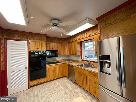 3rd image of 1110 Anesbury Ct