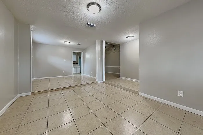 7731 Bunker Wood Ln — Photo 4