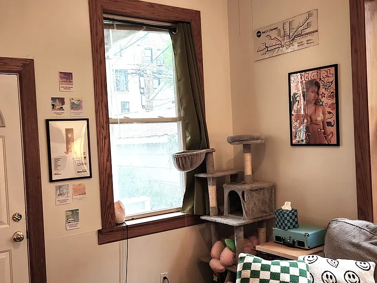 Living room (southeast side of building)