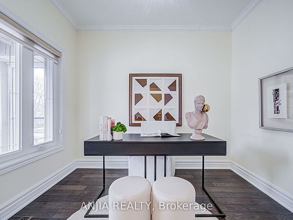 5th image of 91 Reansbury Cres