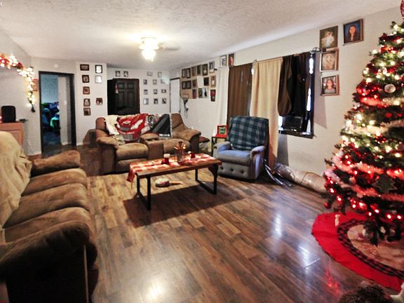 3rd image of 417 Garfield Dr