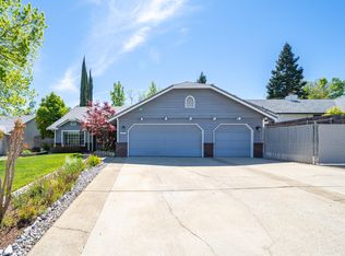 2738 Summerbreeze Pl, Redding, CA 96001