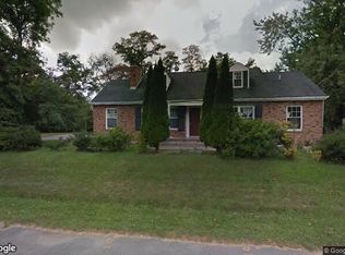 9645 Braddock Rd, Fairfax, VA 22032