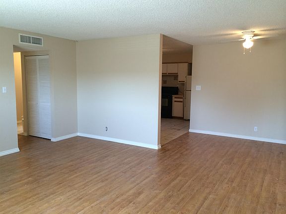 5th image of 6904 Bison Cir