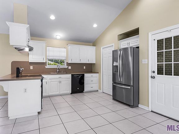 5th image of 453 Nassau Dr