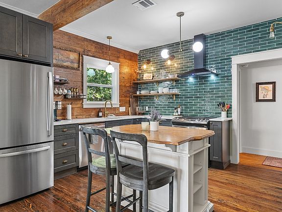3rd image of 519 E Ashby Pl #519