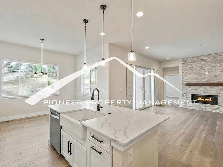 2398 Merlot Dr — Photo 8