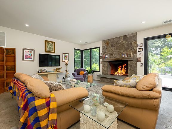 5th image of 215 Smith Road