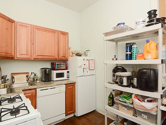3rd image of 2347 W 24th Pl #R2