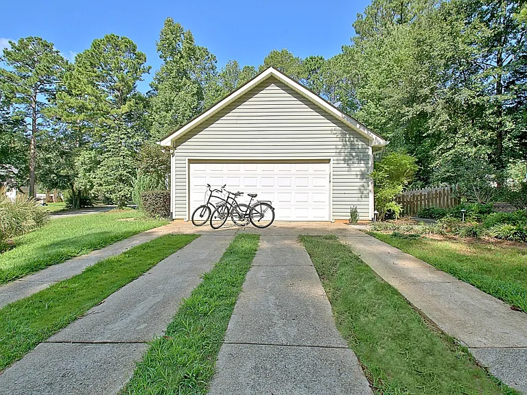 Side garage with cruiser bikes