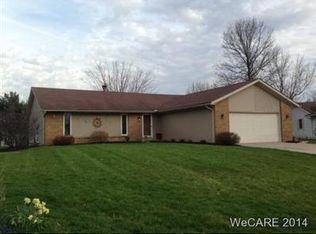 145 Greenbriar Ct, Lima, OH 45804