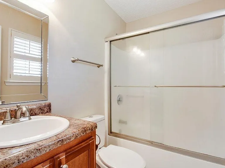 721 Cindy Ln — Photo 16