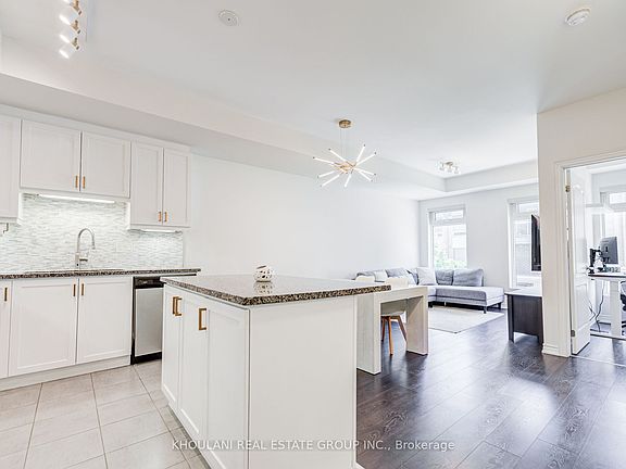 5th image of 11 Applewood Ln #240