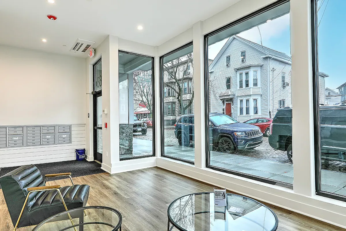 468 W Fountain St — Photo 3