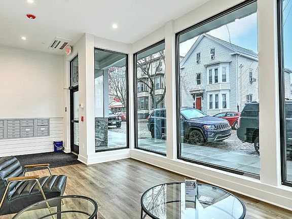 3rd image of 468 W Fountain St #Ead32fed8