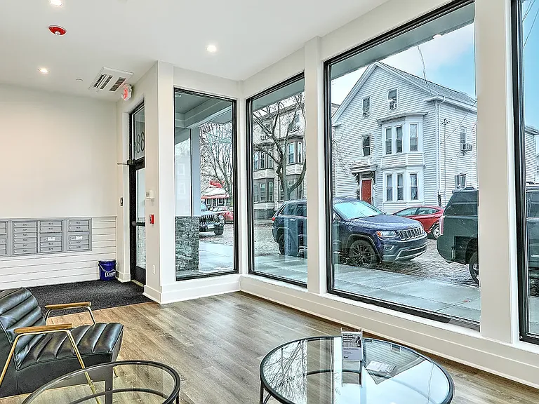 468 W Fountain St — Photo 3