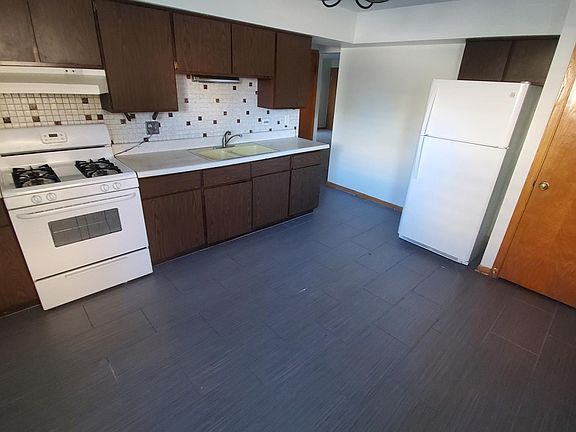 3rd image of 8421 W Bryn Mawr Ave APT 1N