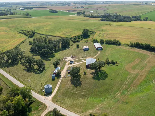 9577 Red Rock Rd, Darlington, WI 53530