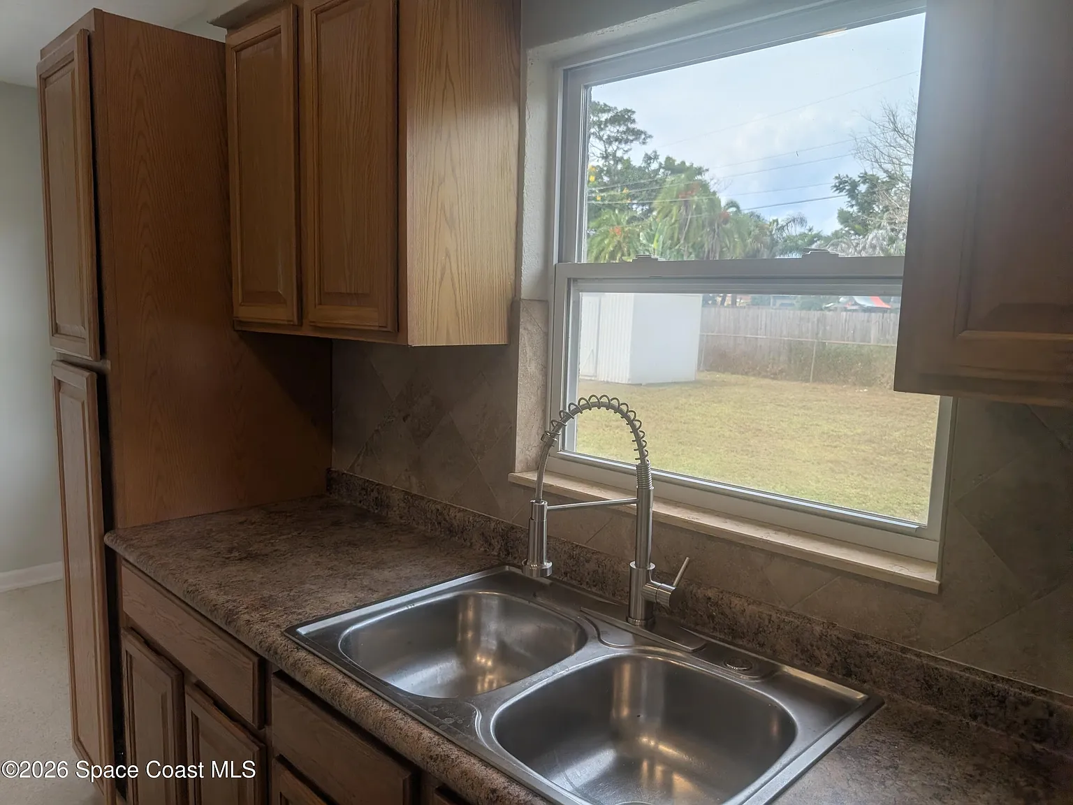 3 bed, 2.0 bath, 1152 sqft, $1,825 — Photo 3