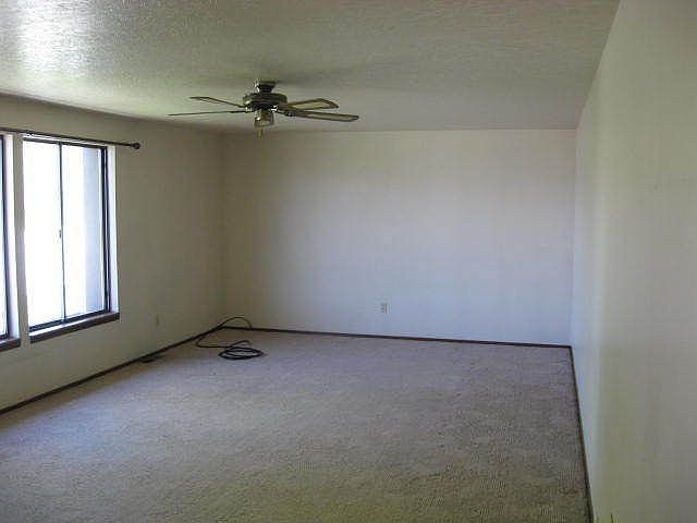 2nd image of 300 19th St