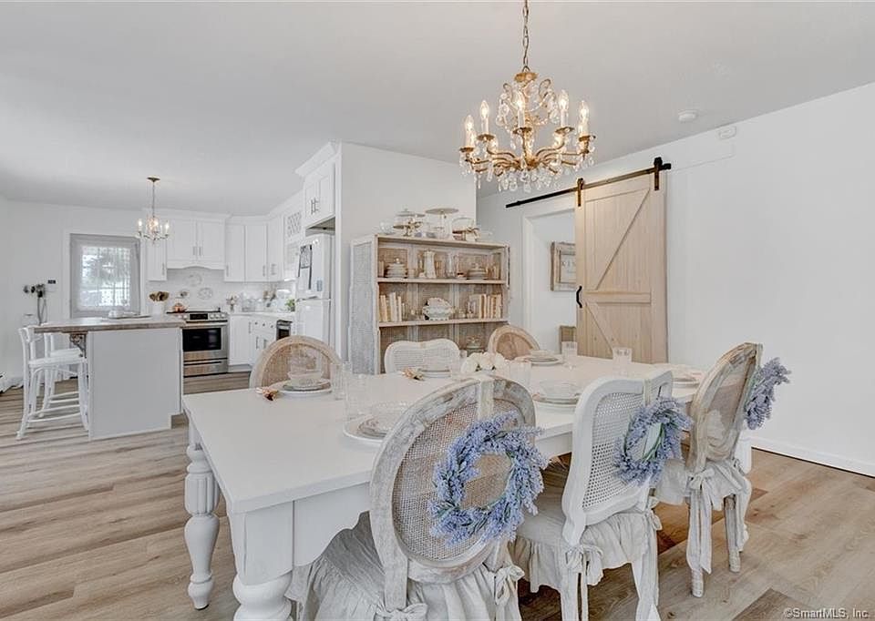 1st image of 73 Manor Cir