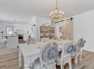 73 Manor Cir, East Hartford, CT 06118