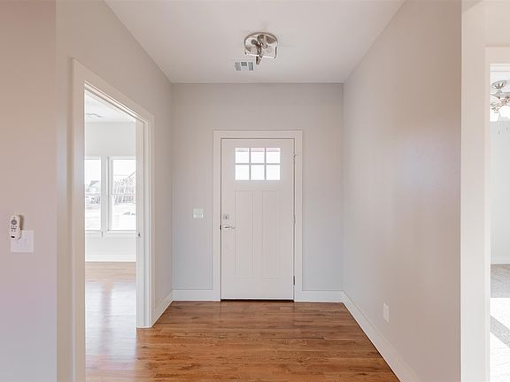 5th image of 202 Stonebriar Ct