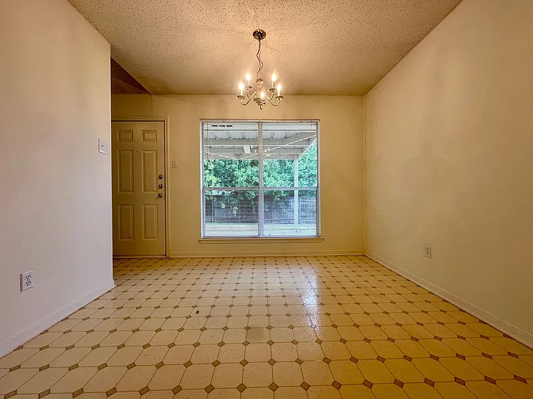638 Park Place Dr — Photo 7