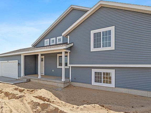 2nd image of 5229 Lilac Ln