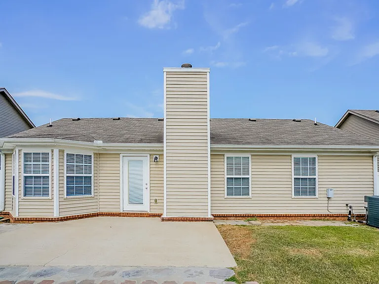 3327 Velvet Ct — Photo 16