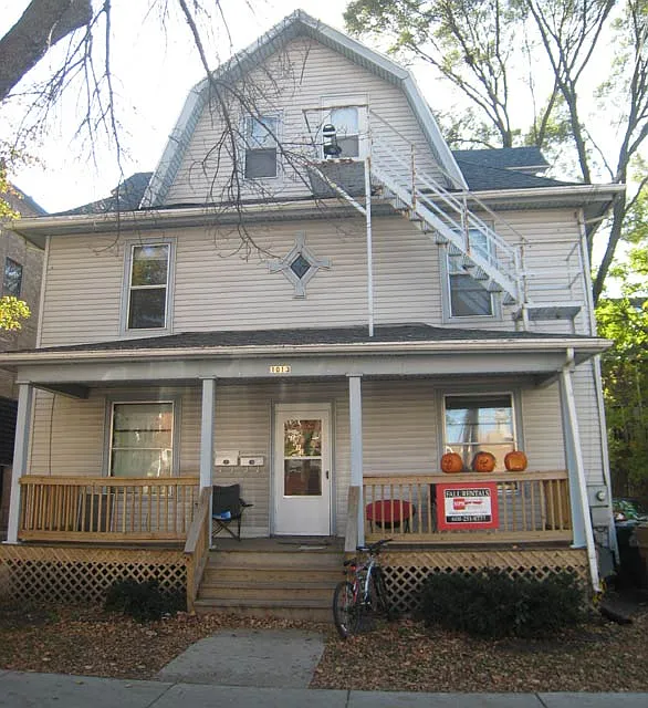 3 bed, 1.0 bath, 1230 sqft, $2,795 — Photo 2