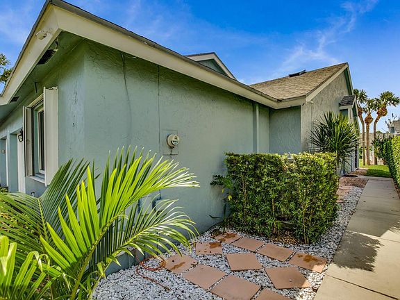 2nd image of 3785 Island Club Cir