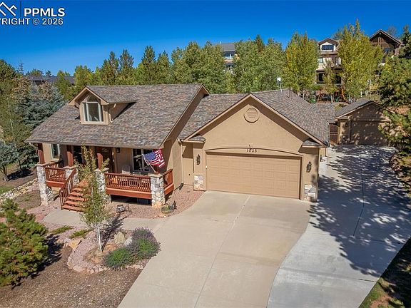 4th image of 1035 Parkway Ln
