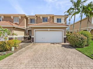 9826 Roundstone Cir, Fort Myers, FL 33967