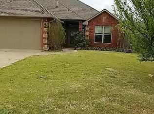 1505 Stonehouse Dr, Elgin, OK 73538