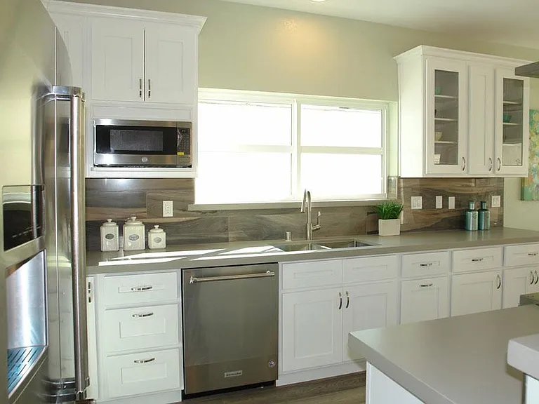 830 Civic Center Dr — Photo 3