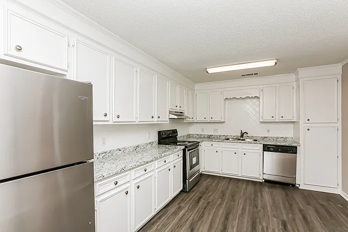 103 Hunts Ln — Photo 4