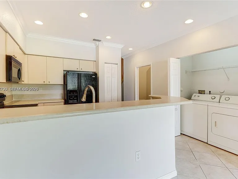 2830 SW 83rd Ter #101 — Photo 3