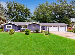 8N521 Stevens Rd, Elgin, IL 60124