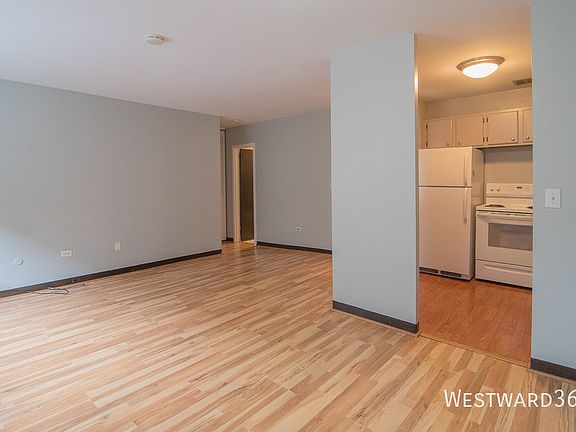 3rd image of 607 W Wrightwood Ave APT 214