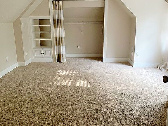 5th image of 3949 NW 8th Ave