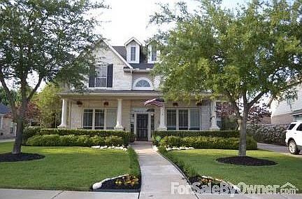 Beautiful front porch and landscaping!
						:
						Spacious front porch and professional landscaping; sprinklers; quiet culdesac.