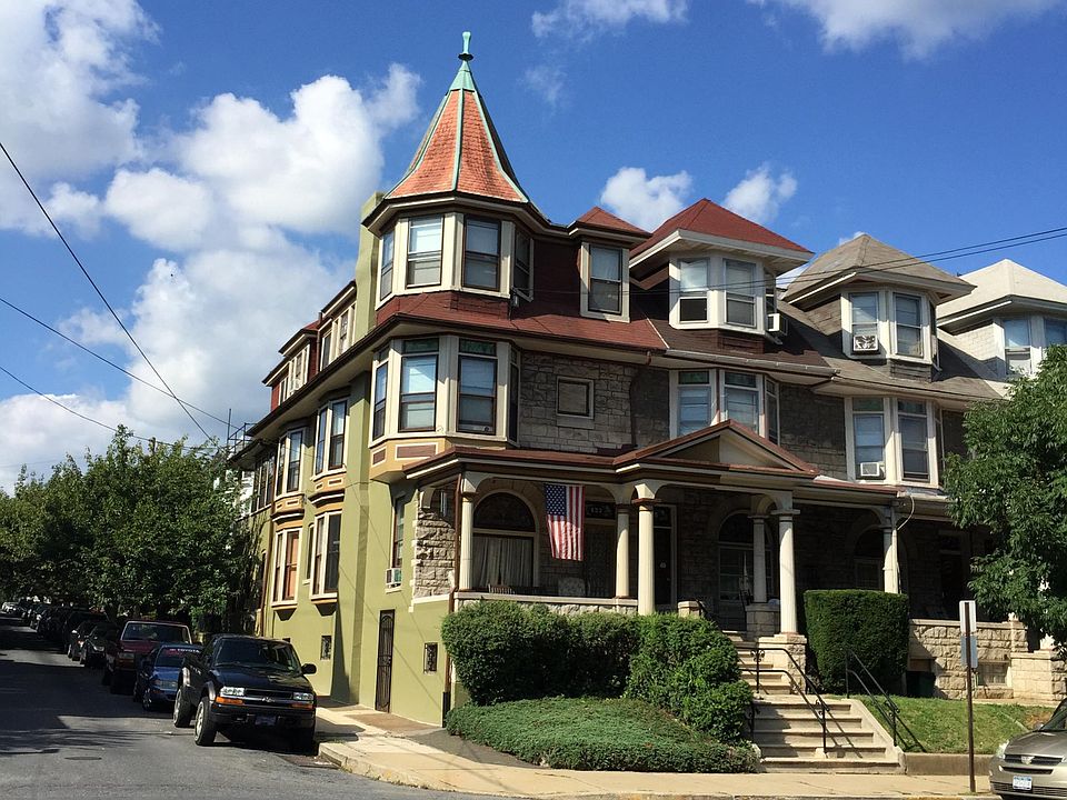 Front of Building - 433 Windsor Street