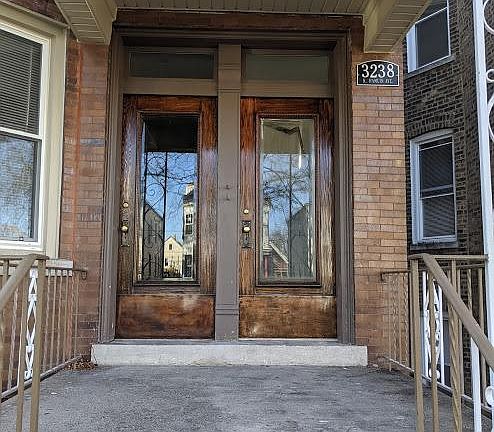 2nd image of 3238 N Hamlin Ave Floor 1