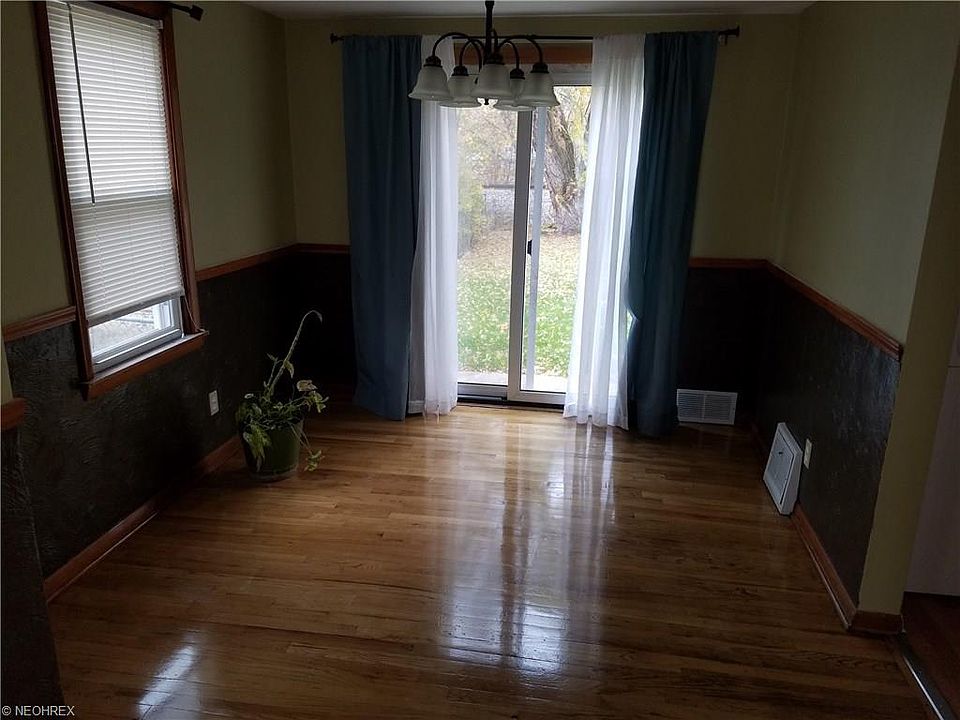 2441 G St, Lorain, OH 44052 Zillow