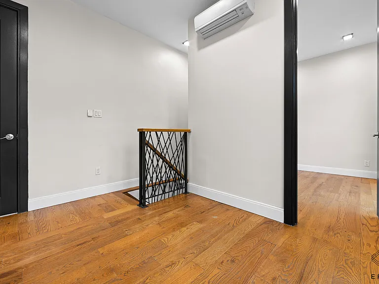 691 Chauncey St #4E — Photo 14