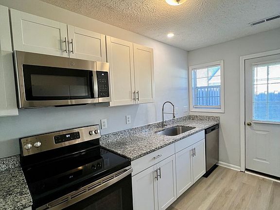 5th image of 4411 Jasmine Cove Way