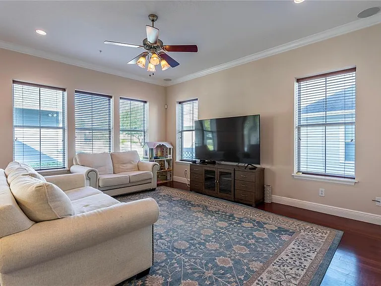 1608 Hanks Ave — Photo 14