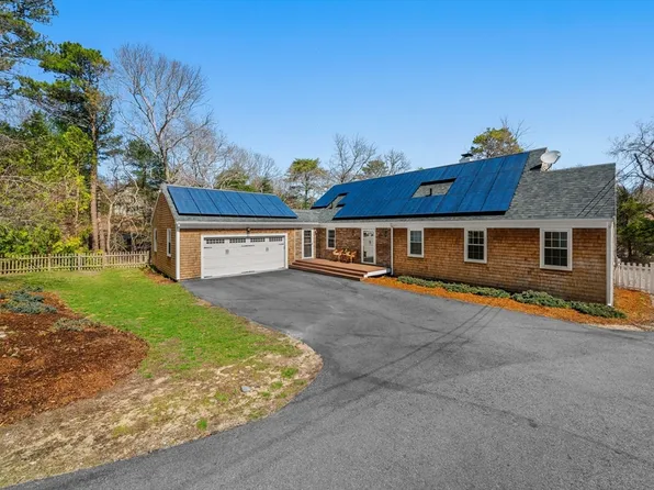 26 Black Cat Rd, Plymouth, MA 02360